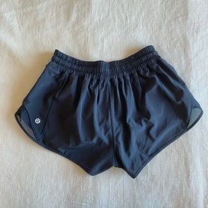 Lululemon hotty hot low rise black shorts size 6